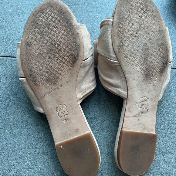 Tory Burch Annabelle Slides in blush color size 9 - Picture 5 of 5